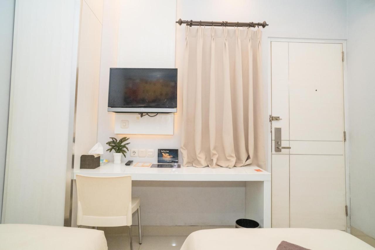 Reddoorz At Tirta Mansion Paramount Gading Cicayur Екстериор снимка