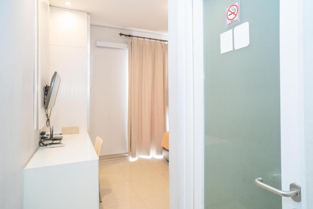 Reddoorz At Tirta Mansion Paramount Gading Cicayur Екстериор снимка