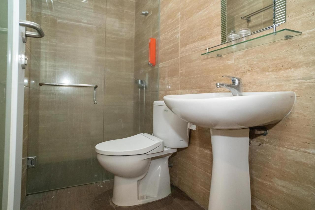 Reddoorz At Tirta Mansion Paramount Gading Cicayur Екстериор снимка